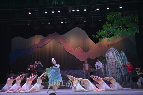 好戲連臺(tái) 內(nèi)江市大型原創(chuàng)現(xiàn)代川劇 鳳鳴山傳奇 持續(xù)免費(fèi)上演