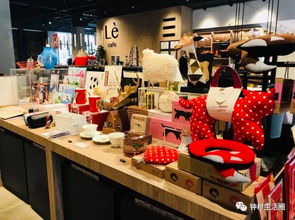 長(zhǎng)隆站旁邊號(hào)稱廣州最文藝的三楽文創(chuàng)書屋,不僅有大人兒童讀物,還有親子閱覽區(qū)和手工坊