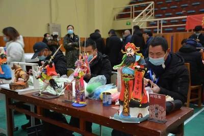 民間藝術(shù)進(jìn)校園 手工藝品展絕活