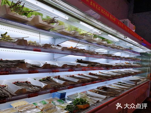 探訪城市新地標(biāo) 怒火八零的串串香辣，二廠文創(chuàng)的靈感火花與圖書出租的靜謐時(shí)光